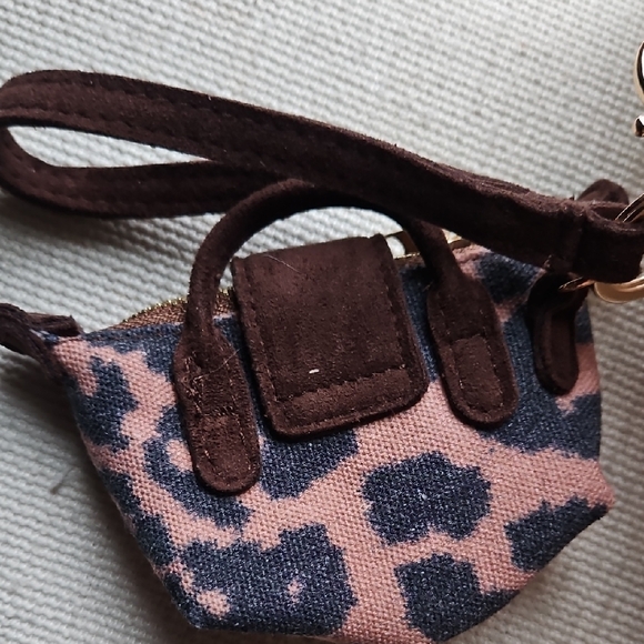 Aerie Leopard Pouchette Bag Charm - Picture 9 of 11